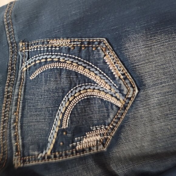 Rugged denim  jeans - Picture 3 of 8